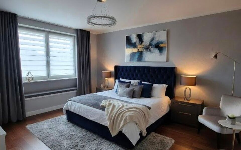 In een rustige, groene omgeving in Averbode vind je deze energiezuinige halfopen nieuwbouwwoning, momenteel ca. 80% afgewerkt. Ideaal voor wie nog eigen keuzes wil maken in afwerking, zonder het volledige nieuwbouwtraject te doorlopen.

De woning ligt op 